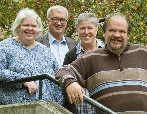 Das sind Iris Kopera, Oswald Föllerer, Maria Schwarr und Günther Leitner. 